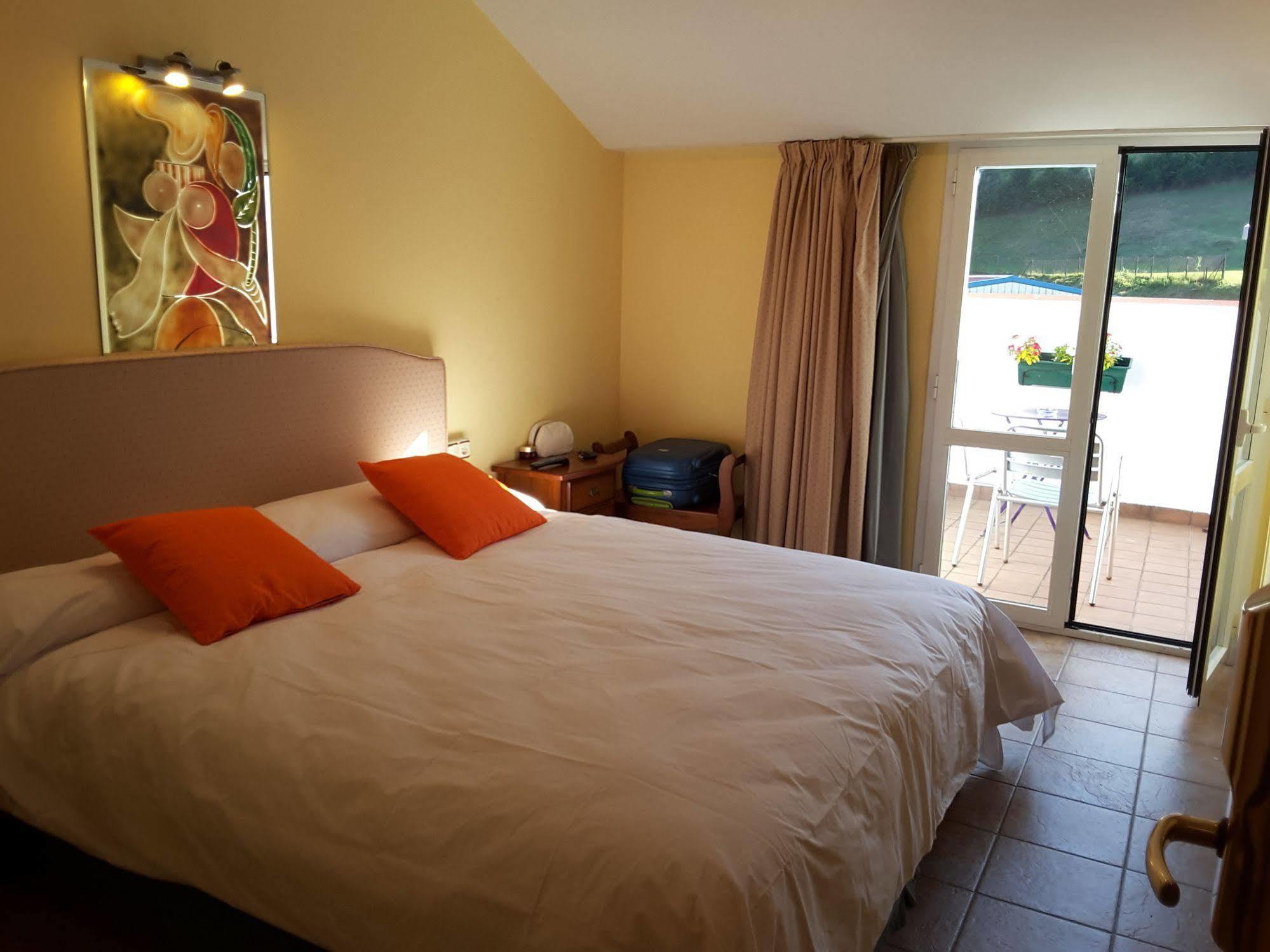 Hostal Jai Alai Leitza Kültér fotó